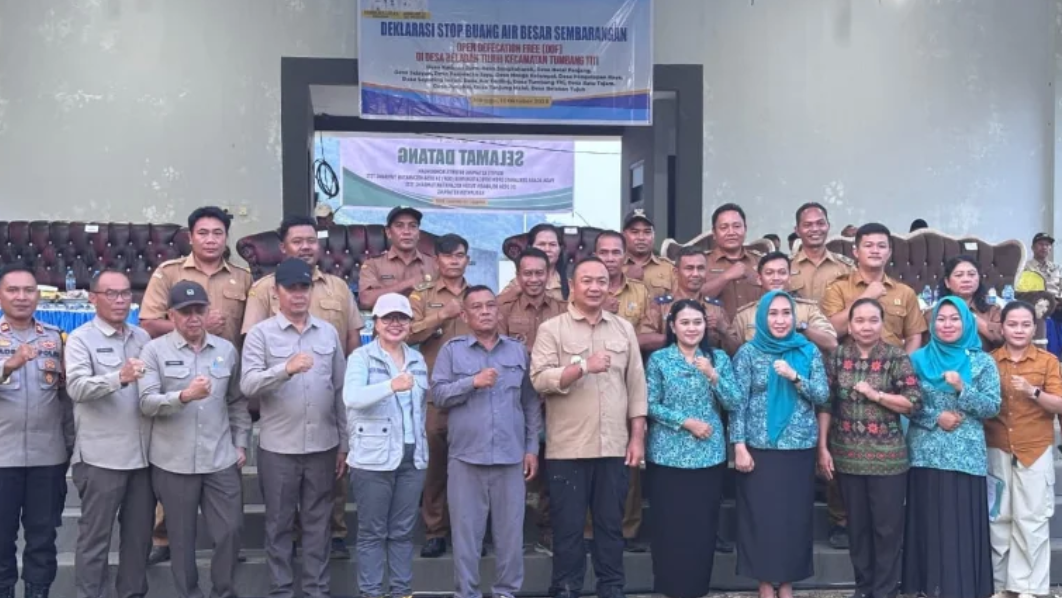 Suasana deklarasi 14 Desa Open Defecation Free (ODF) di Kecamatan Tumbang Titi, sebagai bagian dari upaya Pemkab Ketapang meningkatkan sanitasi masyarakat. (Dok. Instagram/@promkesketapang)