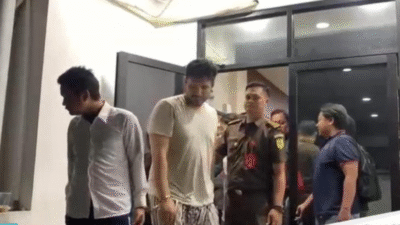 Ammar Zoni saat berada di kejaksaan. Ia batal dipindahkan ke Lapas Nusakambangan karena harus menjalani proses hukum untuk kasus narkoba terbarunya di dalam lapas. (Dok. Ist)