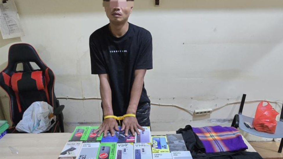 Pelaku pencurian 28 handphone, Ruslan (40), diamankan di Polres Bengkayang setelah ditangkap tim gabungan di Samarinda, Kalimantan Timur. (Dok. HO/Faktakalbar.id)