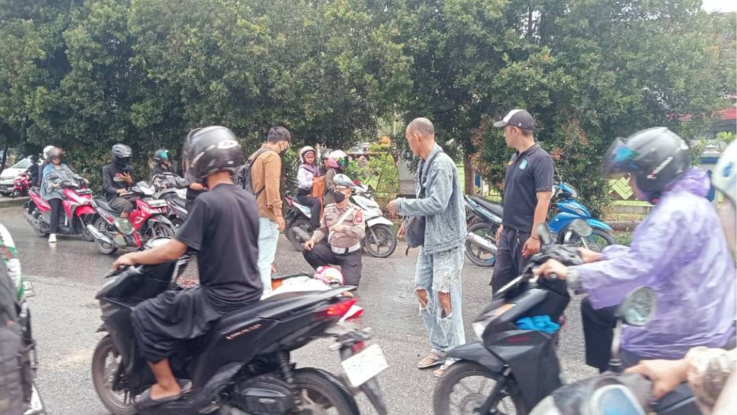 Seorang pengendara motor wanita tewas di tempat dalam kecelakaan maut di Simpang Untan, Jalan Imam Bonjol. (Dok. Ist)