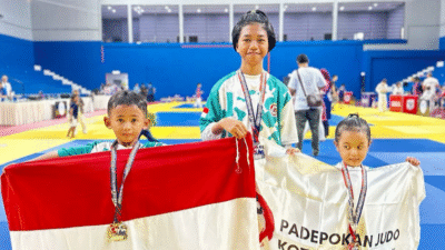 Tiga atlet judo cilik Pontianak peraih medali di Johor International Judo Championship 2025. (Dok. HO/Faktakalbar.id)