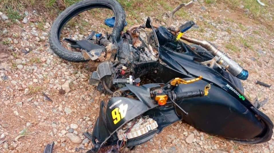 Telah terjadi kecelakaan antara dua sepeda motor di Jalan Raya Penyeladi Atas, Kabupaten Sanggau, pada Sabtu pagi. (Dok. Ist)