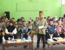 Warga Transmigrasi Tanjung Satai Terima 472 Sertipikat Tanah dari Pemkab Kayong Utara