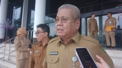Sekretaris Daerah Provinsi Kalimantan Barat, Harrison, memberikan keterangan pers usai audiensi dengan Kemenko Hukum Imipas terkait regulasi daerah di Kantor Gubernur. (Dok. Faktakalbar.id)