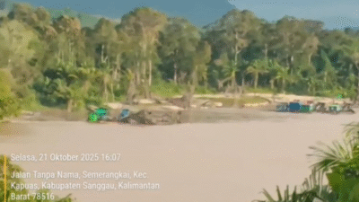 Aktivitas penambangan emas tanpa izin (PETI) menggunakan lanting di aliran Sungai Kapuas, wilayah Semerangkai, Kabupaten Sanggau. (Dok. Faktakalbar.id)