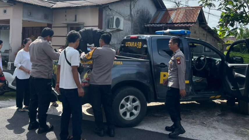 Petugas kepolisian dari Polsek Pontianak Utara mengamankan seorang pemuda yang meresahkan warga akibat mabuk. (Dok. Polsek Pontianak Utara)