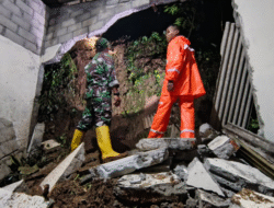 Tanah Longsor Blitar: 3 Orang Luka, Akses Jalan Antar Desa Terputus