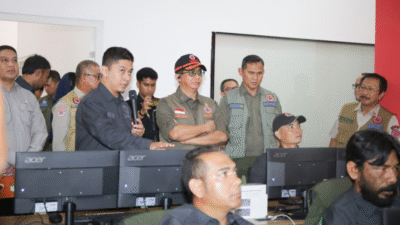 Kepala BNPB Letjen TNI Suharyanto, dalam Rapat Koordinasi di Banda Aceh, mengonfirmasi bahwa BNPB bersama Pemerintah Kabupaten Aceh Jaya terus melakukan pendampingan penanganan darurat. (Dok. BNPB)