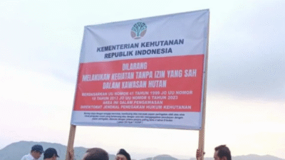 Petugas Balai Gakkumhut Jabalnusra melakukan penelusuran lapangan di lokasi tambang ilegal dekat Sirkuit Mandalika. (Dok. Ist)