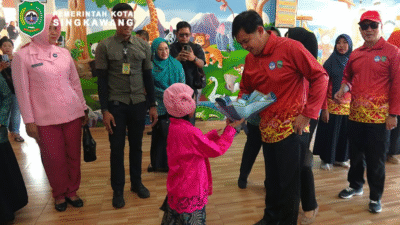 Wakil Wali Kota Singkawang, Muhammadin, saat memberikan sambutan di acara Gebyar PAUD Kota Singkawang Tahun 2025. (Dok. HO/Faktakalbar.id)