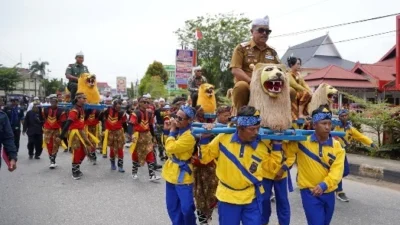 Suasana kemeriahan di taman Arong’k Belopa saat penyelenggaraan Festival Budaya Paguyuban Pasundan VI yang berlangsung sukses dan meriah. (Dok. Ist)