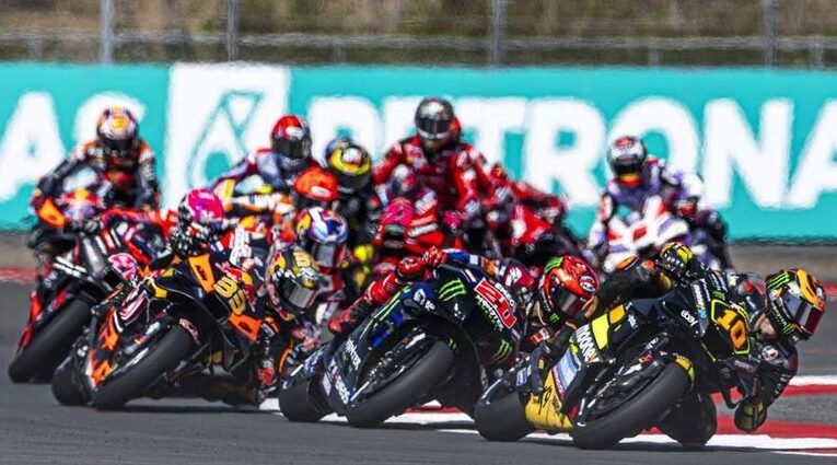 "MotoGP Mandalika 2025 sukses besar, okupansi hotel di kawasan The Mandalika penuh 100% dan 44 penerbangan tambahan dibuka untuk penuhi lonjakan penonton."