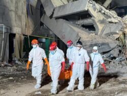 Tragedi Musala Al Khoziny: Korban Meninggal Bertambah Jadi 61 Orang, 2 Santri Masih Hilang