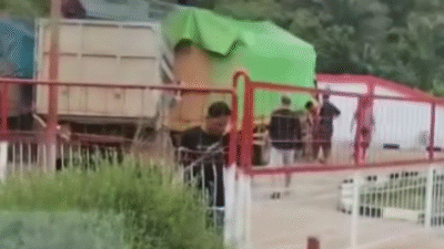 Viral keluhan warganet soal pelayanan SPBU Simpang 2 Ketapang, Kalbar. Diduga diskriminatif, solar dibilang habis tapi masih melayani antrean lain.