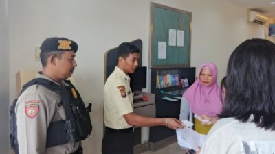 "Polres Kayong Utara melaksanakan patroli rutin untuk menjaga keamanan dan ketertiban masyarakat. Simak selengkapnya tentang hasil patroli di wilayah hukum Polres Kayong Utara."