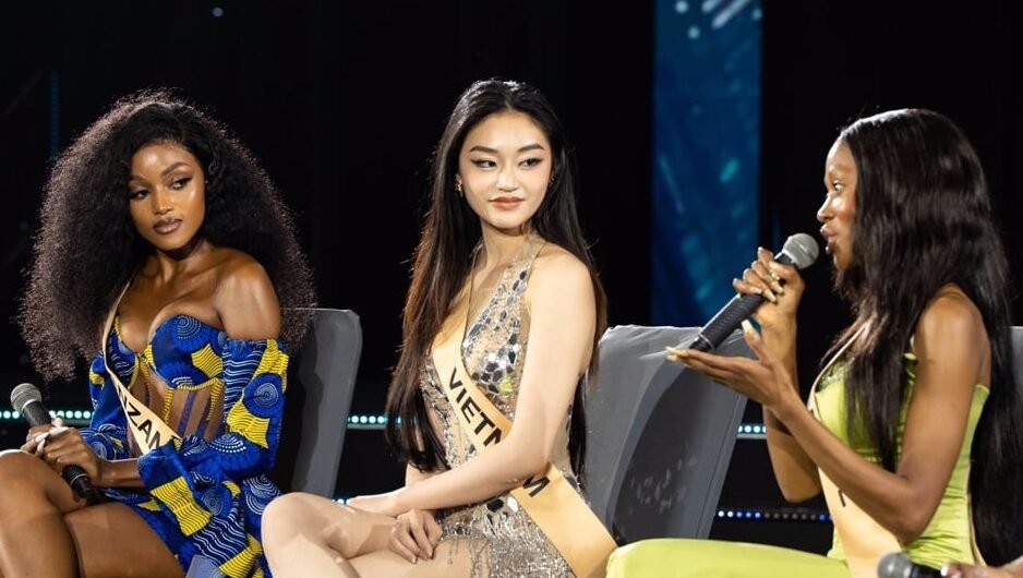 "Nguyen Thi Yen Nhi, Miss Grand Vietnam 2025, disorot karena keterbatasan bahasa Inggrisnya di Miss Grand International. Momen ini menimbulkan perdebatan, tetapi ia tetap mendapat dukungan dari penggemar."