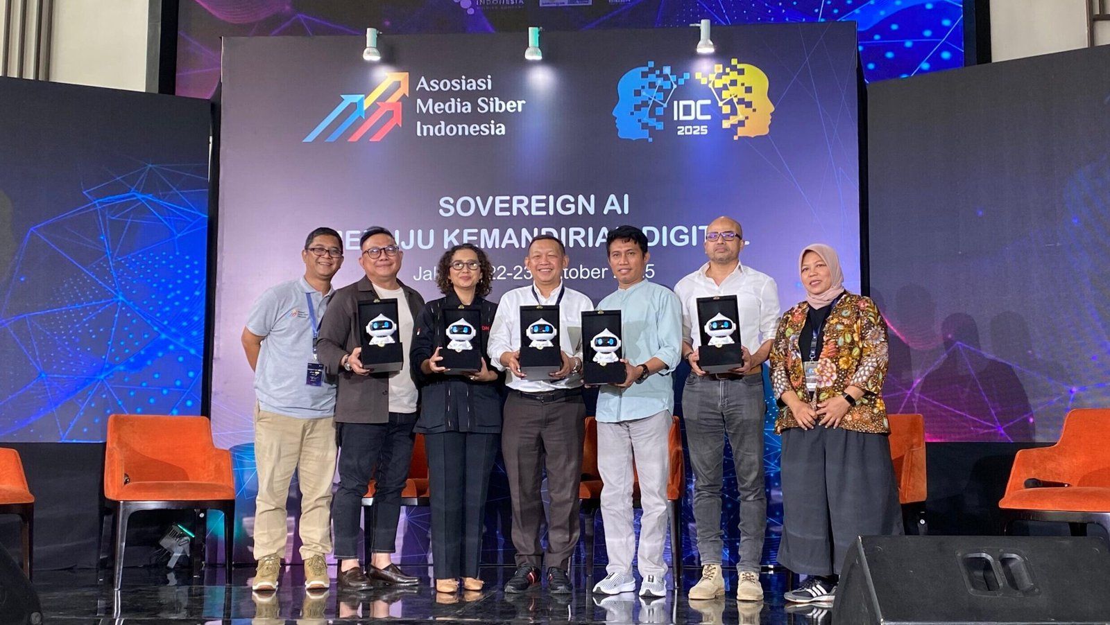 Foto bersama lima pimpinan media Valid News, IDN, Berita Jatim, Serayu news, Tempo. Foto: HO/Faktakalbar.id