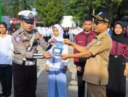 Satlantas Polres Kayong Utara Edukasi Tertib Lalu Lintas di SMKN 1 Sukadana Lewat Upacara Bendera