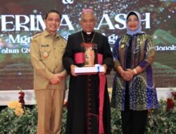 Ria Norsan Kenang Jasa Mgr. Agustinus Agus, Siap Kolaborasi dengan Pimpinan Baru Keuskupan Agung Pontianak