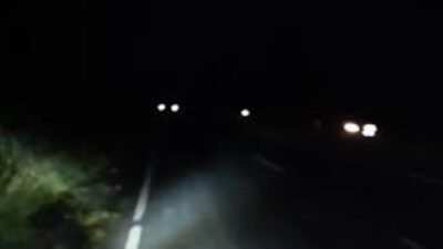 Ilustrasi - Kondisi ruas Jalan Raya Sungai Duri–Singkawang di Kabupaten Bengkayang yang minim penerangan jalan umum (PJU) dan sering menjadi lokasi kecelakaan.