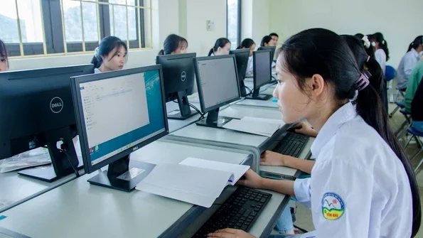 "Catat jadwal resmi Tes Kemampuan Akademik (TKA) SMA 2025. Simak rincian gelombang, mata pelajaran, dan waktu pelaksanaannya di sini."