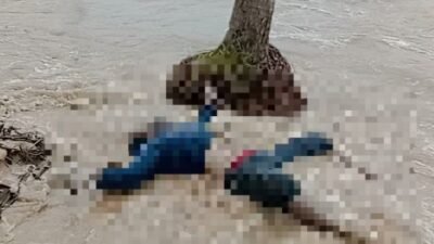  Jenazah pria tanpa identitas yang ditemukan oleh warga di pesisir Pantai Ramayadi, Jawai Selatan, Minggu (12/10/2025).