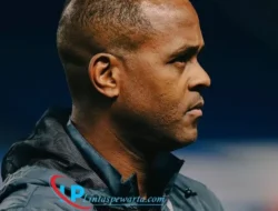 Kluivert Buka Suara Usai Diberhentikan PSSI, Target Evaluasi Piala Dunia 2030