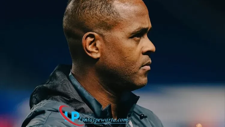 Diberhentikan! Kluivert Buka Suara Usai Gagal Bawa Garuda