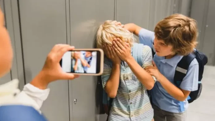 "Tidak ada orang tua yang ingin anaknya jadi perundung. Kenali 4 pola asuh anak yang salah, dari terlalu keras hingga abai, yang tanpa sadar bisa membentuk perilaku bullying."