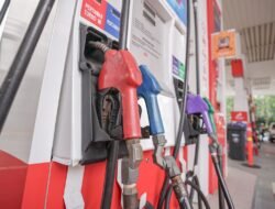 Pasokan Terhambat, Lima Kabupaten di Kalbar Alami Kelangkaan BBM Akibat Pendangkalan Sungai Melawi