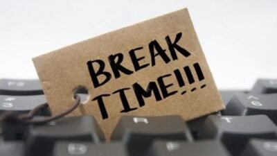 "Merasa lelah terus-menerus? Jangan diabaikan. Kenali 4 tanda alarm dari tubuh bahwa Anda perlu istirahat total, mulai dari gampang sakit hingga sulit fokus."