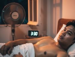 Suhu Panas Bikin Susah Tidur? Ini 5 Tips Tidur Nyenyak Sederhana dari Dokter Somnologis