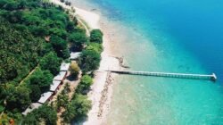 "Cari tempat liburan seru? Temukan 5 pantai di Kalimantan Barat yang wajib dikunjungi. Mulai dari Pasir Panjang Singkawang hingga surga tersembunyi di Temajuk."