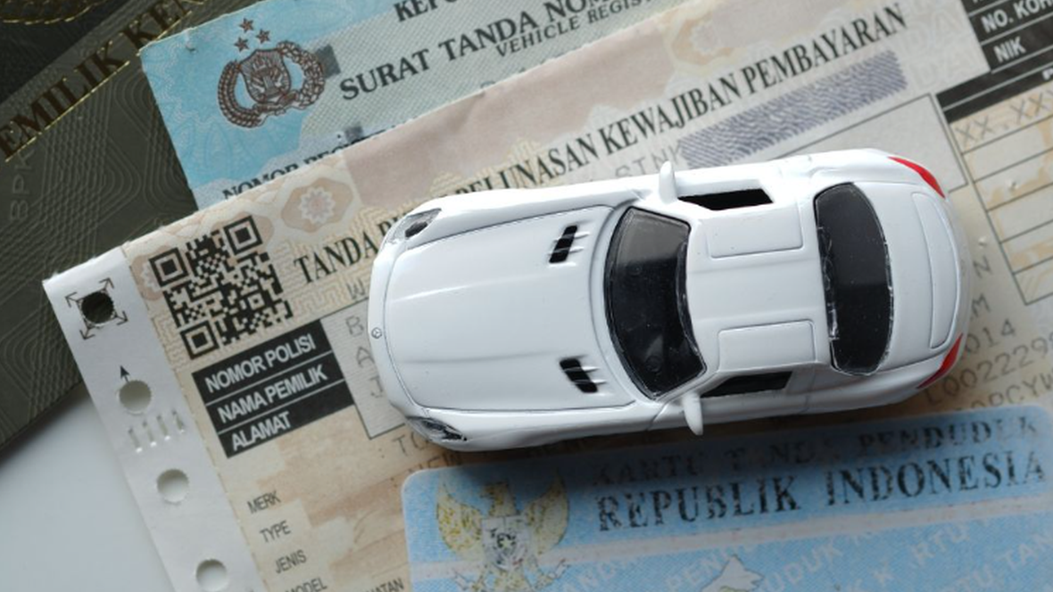 "Pemerintah membebaskan biaya BBNKB kendaraan bekas mulai 2025. Meski BBNKB II gratis, pemilik baru masih harus membayar biaya PNBP, PKB, dan Jasa Raharja."