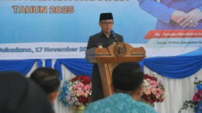 Bupati Kayong Utara, Romi Wijaya, memberikan sambutan dalam acara Monitoring dan Evaluasi (Monev) TP PKK Provinsi Kalimantan Barat di Pondopo Bupati, Sukadana, Senin (17/11/2025).