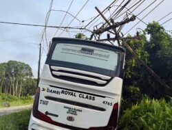 Tabrak Tiang Listrik, Bus Damri di Sintang Sebabkan Pemadaman Semantara