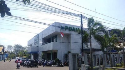 "Perumdam Tirta Khatulistiwa menjadwalkan pengurasan IPA 9 Imam Bonjol pada Rabu (22/10/2025). Cek daftar wilayah di Pontianak yang mengalami gangguan distribusi air."