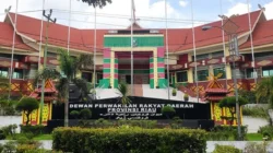 "Gedung-DPRD-Prov-Riau-Pokir"