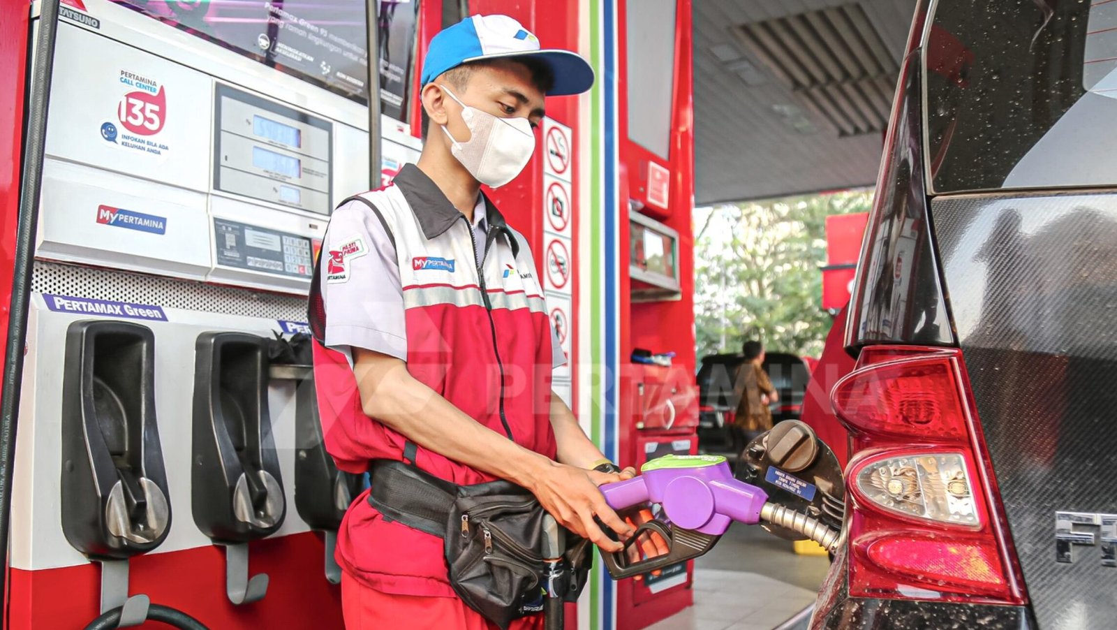 "Pertamina resmi menaikkan harga BBM diesel non-subsidi per 1 November 2025. Harga Dexlite naik jadi Rp 13.900 dan Pertamina DEX jadi Rp 14.200."