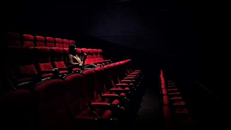 Ilustrasi Salah satu bioskop di Indonesia. Menekraf mengungkapkan 15 bioskop terancam tutup akibat dampak peralihan masyarakat ke layanan streaming online. (Dok. Ist)