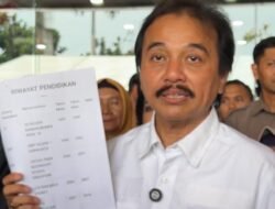 Babak Baru Kasus Ijazah Jokowi: Polisi Tetapkan 8 Tersangka, Termasuk Roy Suryo