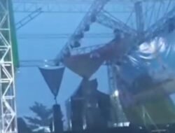 Dihantam Angin Kencang, Panggung Kelam Tourism Festival 2025 di Stadion Baning Sintang Rusak