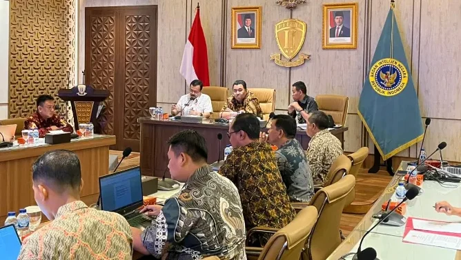 "Bakamla RI dan BIN membahas kerja sama strategis untuk memperkuat SDM intelijen maritim, termasuk peluang pendidikan di Sekolah Tinggi Intelijen Negara (STIN)."