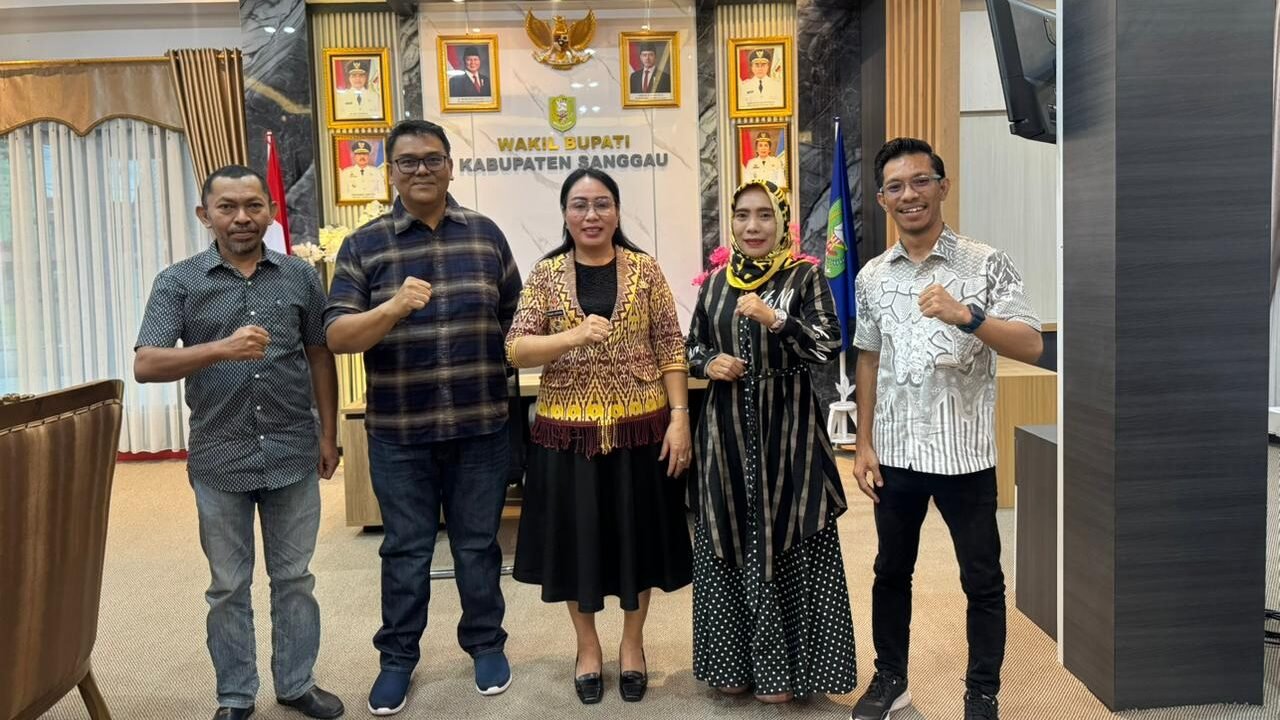 IKSB Sanggau gelar Malam Bedendang IKSB dan festival kuliner Minang pada 21-22 November 2025. Acara terbuka untuk umum dan didukung Pemkab Sanggau.