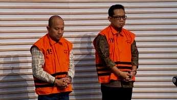 Dua tersangka terkait kasus dugaan korupsi proyek fiktif di lingkungan PT Pembangunan Perumahan (PT PP). (Dok. Ist)