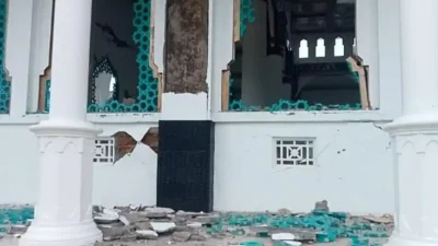 "Masjid-Rusak-Gempa-Aceh"