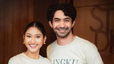 "Review film 'Pangku', debut Reza Rahadian sebagai sutradara. Sebuah karya sinematik yang mengangkat kisah ibu tunggal di Pantura dengan visual kuat dan standar artistik tinggi."