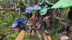 Para pelaku dan barang bukti yang berhasilĀ diamankan