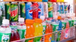 Ilustrasi berbagai produk minuman berpemanis dalam kemasan (MBDK) yang akan dikenai cukai oleh pemerintah mulai tahun 2026.