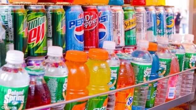 Ilustrasi berbagai produk minuman berpemanis dalam kemasan (MBDK) yang akan dikenai cukai oleh pemerintah mulai tahun 2026.